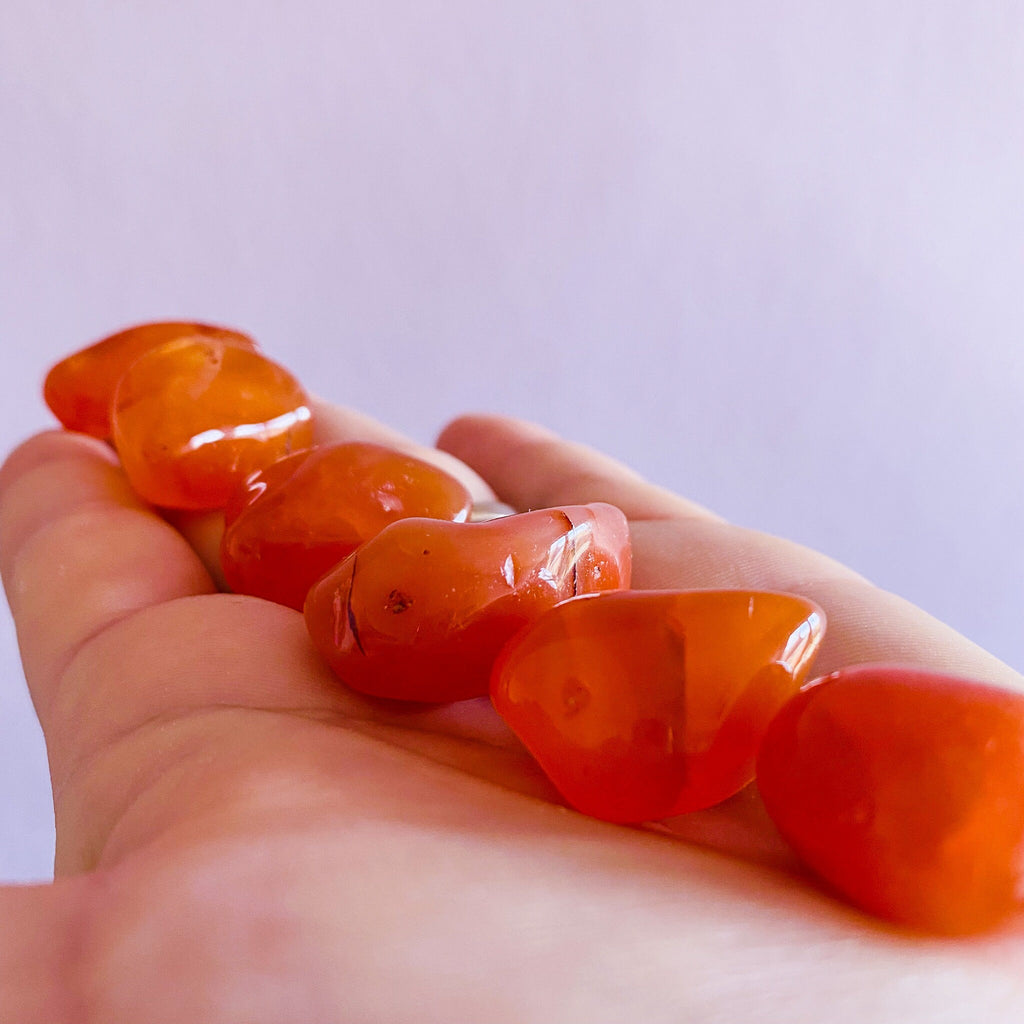 Grade A Carnelian Crystal Tumblestones / Helps With Any Type Of Abuse / Very Stabilising / Eases Worries & Anxiety / Works With Heart Chakra